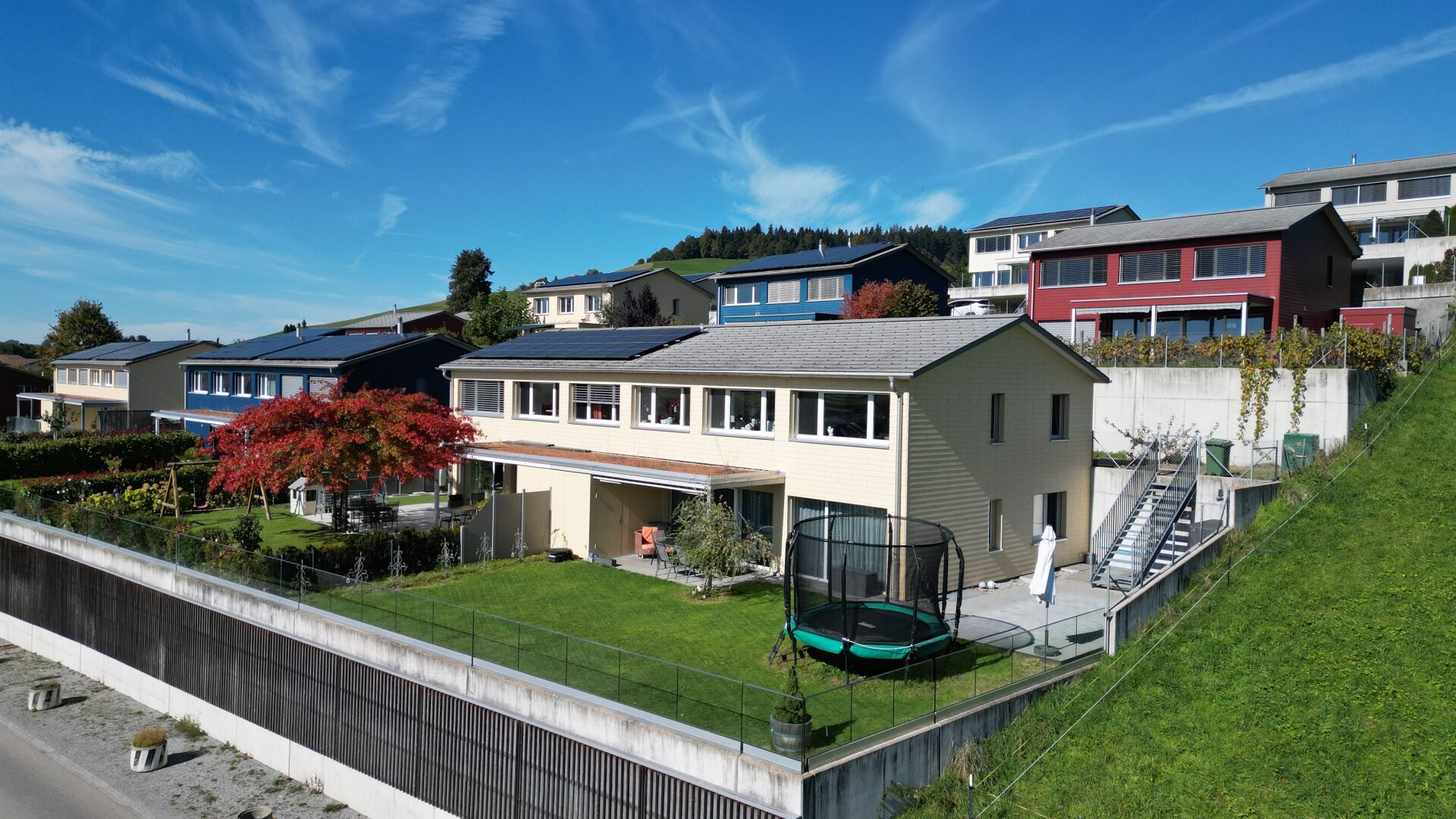 Wohnen mit Weitblick – modernes Zuhause am sonnigen Südhang von Biglen